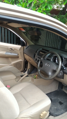 ขาย vigo 2.7G Auto Top สุด มือเดียวป้ายแดง ปี 2010