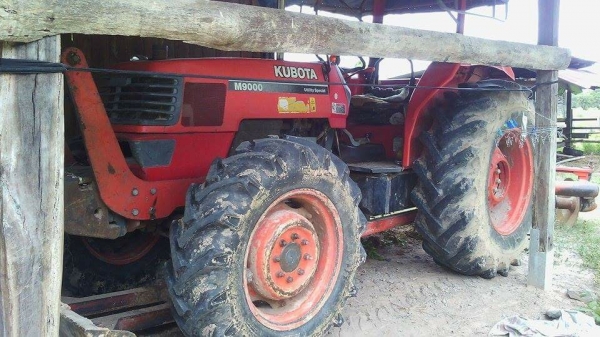 ขายคูโบต้า M9000 เครื่องดีเงียบ อุปกรณ์ ใบดัน+ผานหลัง พร้อมเล่ม