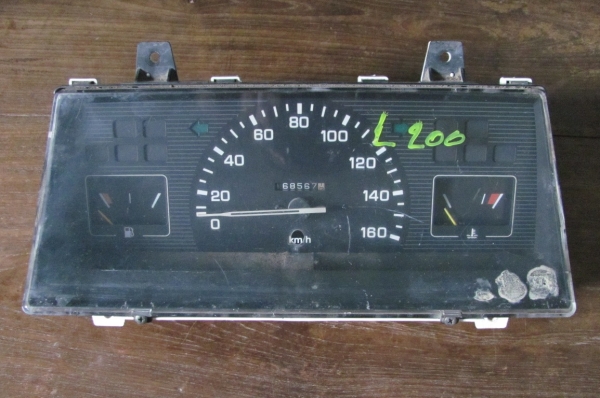 ขายเรือนไมล์ L200  Mitsubishi ไซโคลน ใช้งานปกติครับ ไฟติดครบทุกดวง ขาย550 บาทพร้อมส่งแบบลงทะเบียน