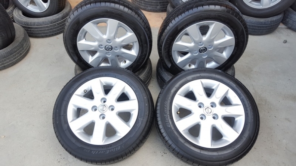 ขายล้อNISSAN March 15 ยางปี 15  4 ล้อ