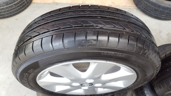 ขายล้อNISSAN March 15 ยางปี 15  4 ล้อ