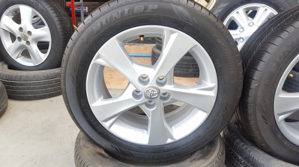 ขายล้อTOYOTA Altis 2.0 ขอบ16 ยางปี14 4 ล้อ