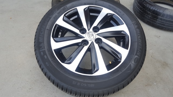 ขายล้อTOYOTA New VIOS(หน้าเงาดำ) ยางปี 14 4 ล้อ
