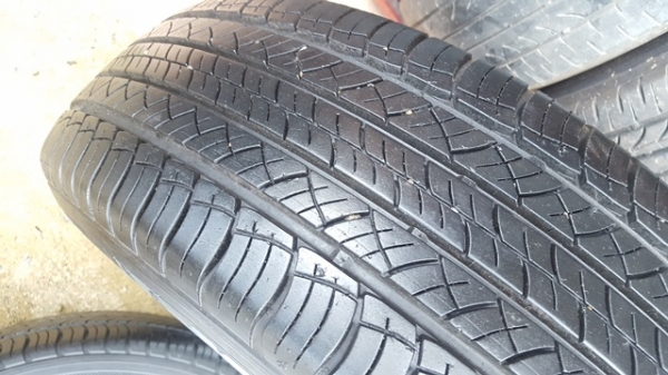 ขายล้อกะทะ16 6รู ยาง215/65/16 ปี13  4 ล้อ