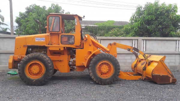 ขายรถตักล้อยาง พร้อมใช้งานครับ