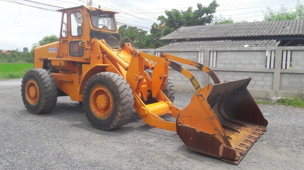 ขายรถตักล้อยาง พร้อมใช้งานครับ