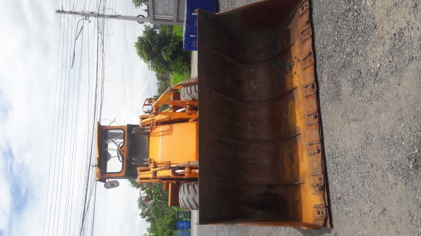 ขายรถตักล้อยาง พร้อมใช้งานครับ