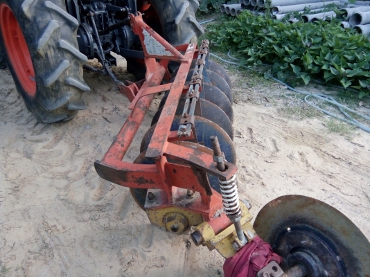 งดต่อลอง ขายรถไถคูโบต้า 45 แรง พร้อมใช้ 2234 ชม.อุปกรณ์ 2 ชิ้น ดันหน้า พานหก เล่มพร้อม