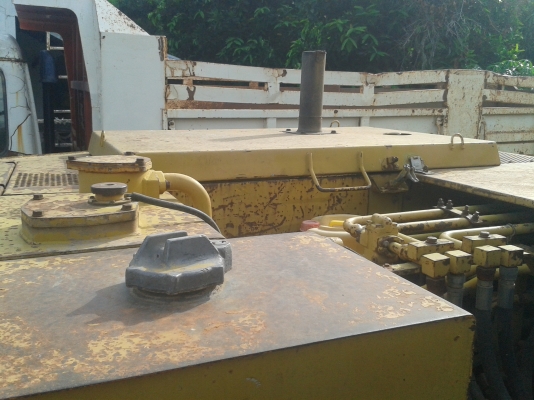 ขายด่วน KOMATSU PC100L-2 สภาพเครื่องปั้มดี พร้อมใช้งาน ตัวเดินดี โซ่ลิงค์หนา บู๊ชแตก  เอกสารเล่มทะเบียน