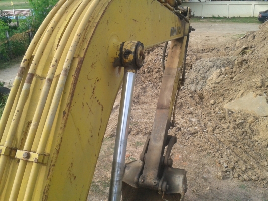 ขายด่วน KOMATSU PC100L-2 สภาพเครื่องปั้มดี พร้อมใช้งาน ตัวเดินดี โซ่ลิงค์หนา บู๊ชแตก  เอกสารเล่มทะเบียน