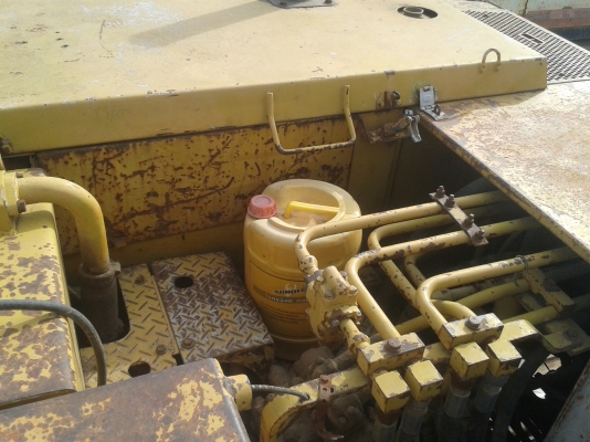 ขายด่วน KOMATSU PC100L-2 สภาพเครื่องปั้มดี พร้อมใช้งาน ตัวเดินดี โซ่ลิงค์หนา บู๊ชแตก  เอกสารเล่มทะเบียน