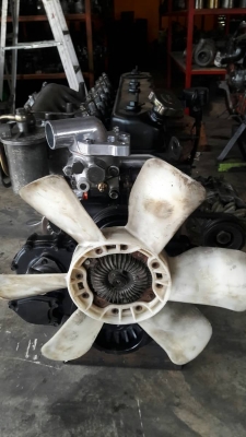 เครื่องยนต์อีซูสุร็อคกี้ 6BF1=175แรงม้า ปั๊มโซล่ากาวานาพร้อมใช้เครื่องสวยสมบูรณ์ติดดีมากครับ