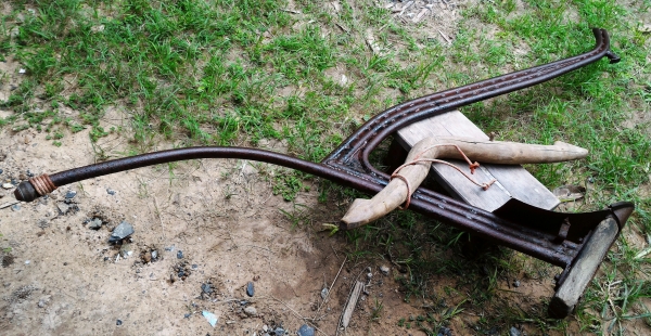 คันไถ S002 เนื้อโลหะเก่าครบชุด อายุมากพอสมควร น้ำหนักมาก เหมาะสะสม