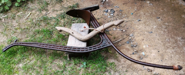 คันไถ S002 เนื้อโลหะเก่าครบชุด อายุมากพอสมควร น้ำหนักมาก เหมาะสะสม