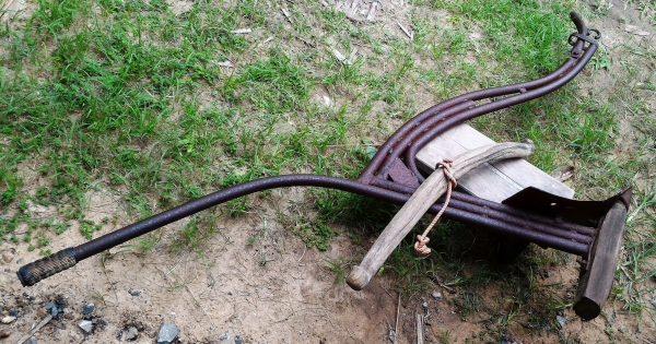 คันไถ S001 เนื้อโลหะเก่าครบชุด อายุมากพอสมควร น้ำหนักมาก เหมาะสะสม