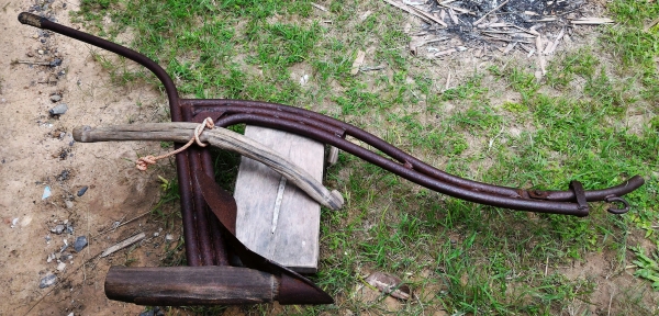 คันไถ S001 เนื้อโลหะเก่าครบชุด อายุมากพอสมควร น้ำหนักมาก เหมาะสะสม