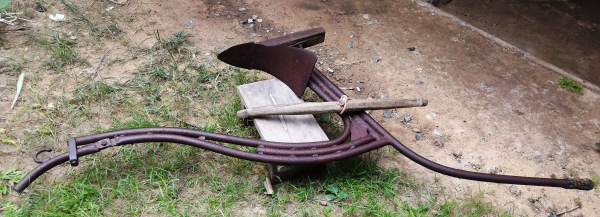 คันไถ S001 เนื้อโลหะเก่าครบชุด อายุมากพอสมควร น้ำหนักมาก เหมาะสะสม