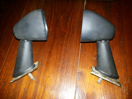 ขายกระจกกรอบพลาสติกติดแก้มล้อ 1 คู่ ขายกระจกกรอบพลาสติกติดแก้มล้อ 1 คู่