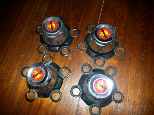 ขายฝาครอบดุมล้องานเก่าคลาสิคเหล็กชุบ