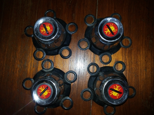 ขายฝาครอบดุมล้องานเก่าคลาสิคเหล็กชุบ