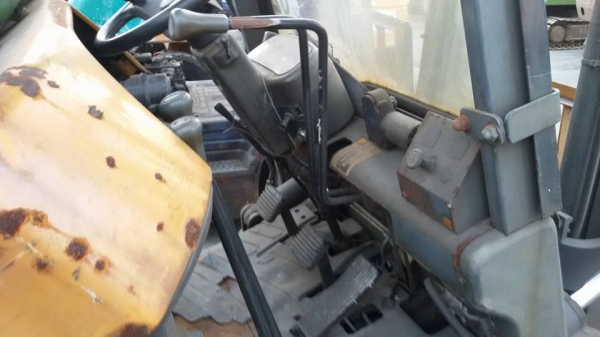 โฟล์กลิฟท์สภาพเก่านอก ขนาด 1.5 ตัน อุปกรณ์ครบ ราคา 95000 บาท สนใจติดต่อ ปิ่น 081-917-6906