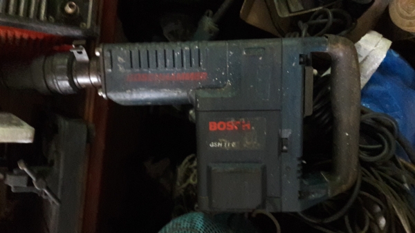 ขาย !! แย็กBOSCH.11Eมีดอกพร้อม สภาพสวยเดิมๆ พร้อมใช้งาน ขาย !! แย็กBOSCH.11Eมีดอกพร้อม สภาพสวยเดิมๆ พร้อมใช้งาน