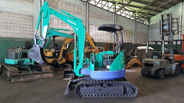 ขาย รถขุด KOMATSU รุ่น PC30FR มือสองญี่ปุ่น ปั้มนิ้ว คอนโทรลสัั้น ทำงานไว คล่องตัว มือถือ/LINE ID: 0818753444