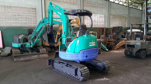 ขาย รถขุด KOMATSU รุ่น PC30FR มือสองญี่ปุ่น ปั้มนิ้ว คอนโทรลสัั้น ทำงานไว คล่องตัว มือถือ/LINE ID: 0818753444
