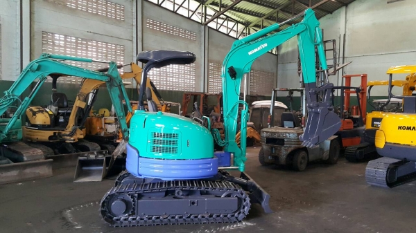ขาย รถขุด KOMATSU รุ่น PC30FR มือสองญี่ปุ่น ปั้มนิ้ว คอนโทรลสัั้น ทำงานไว คล่องตัว มือถือ/LINE ID: 0818753444