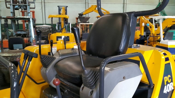 ขายรถขุด KOMATSU รุ่น PC40-7E มือสองญี่ปุ่น แทรกเหล็กสวย สลักแน่นทั้งคัน ไร้ที่ติ พร้อมใช้งาน มือถือ/LINE ID : 0818753444 ขายรถขุด KOMATSU รุ่น PC40-7E มือสองญี่ปุ่น แทรกเหล็กสวย สลักแน่นทั้งคัน ไร้ที่ติ พร้อมใช้งาน มือถือ/LINE ID : 0818753444