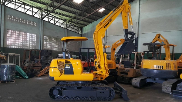 ขายรถขุด KOMATSU รุ่น PC40-7E มือสองญี่ปุ่น แทรกเหล็กสวย สลักแน่นทั้งคัน ไร้ที่ติ พร้อมใช้งาน มือถือ/LINE ID : 0818753444