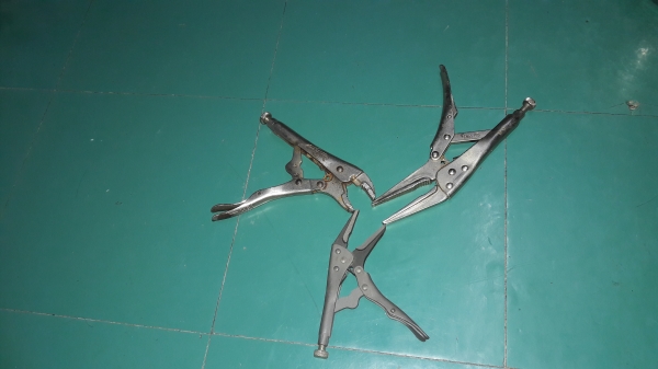 ขายคีมล็อกขนาดเล็ก3ตัว