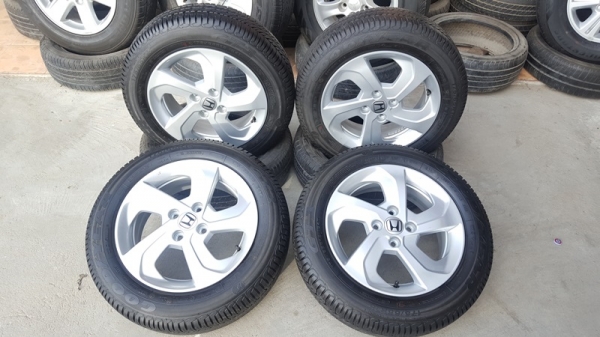 ขายล้อป้ายแดงHonda city  All new 15 ยางปี16 4 ล้อ