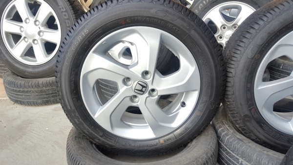 ขายล้อป้ายแดงHonda city All new 15 ยางปี16 4 ล้อ ขายล้อป้ายแดงHonda city All new 15 ยางปี16 4 ล้อ