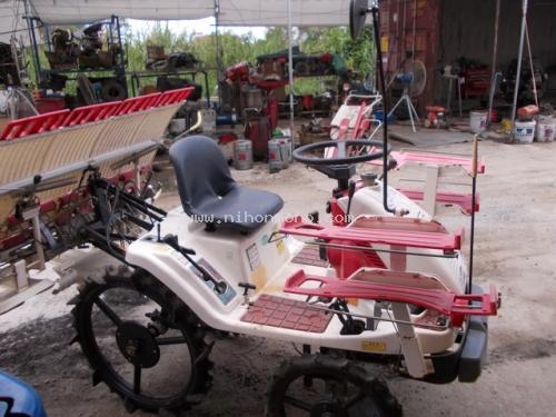 รถปลูกข้าวดำนานั่งขับ YANMAR Pe-4 รหัสสินค้า 80802590 Tel.086-8150487 Line ID: nihonmono