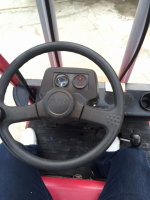 รถยกโฟร์คลิฟท์ รถยกโฟร์คลิฟท์