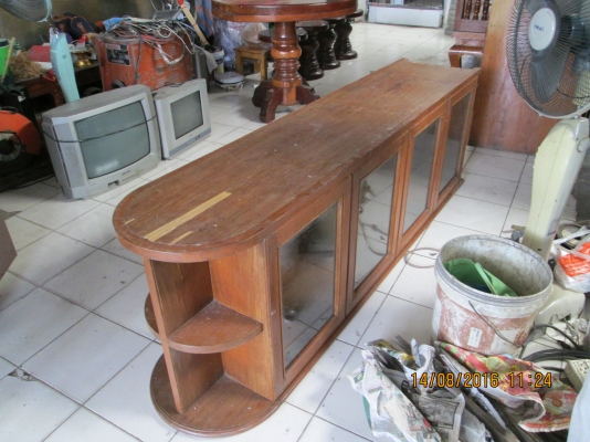 ฃั้นโฃว์  สภาพใหม่ๆ ราคา1800บาท สนใจ 081-585-6957