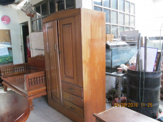 ตู้ไม้สักหนามาก  8800บาท  สภาพใหม่   ไม่ผิดหวังครับ