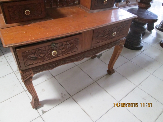 โต๊ะเครื่องแป้ง แกะสลักไม้สักแท้งานดี ขาย2800บาท โต๊ะเครื่องแป้ง แกะสลักไม้สักแท้งานดี ขาย2800บาท