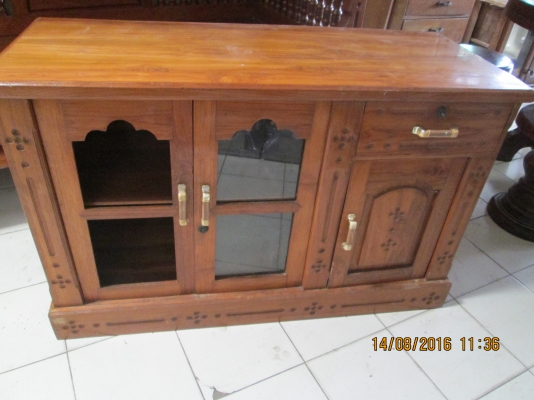 ขายครับ ไม้สักหนา วางทีวี สภาพสมบูรณ์  ขาย 2900บาท