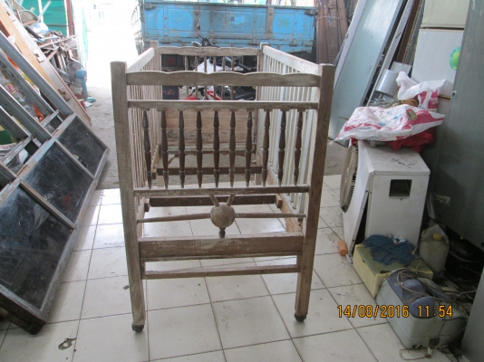 ขาบอู่เด็ก / โบราณ  สภาพแข็งแรงครับ สนใจ 081-585-6957