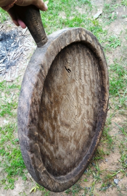 กระโบมวงกลมใหญ่ๆ หนักๆ แกะสลักด้วยมือล้วนๆ ของเก่าแท้อายุมากกว่า 90ปี