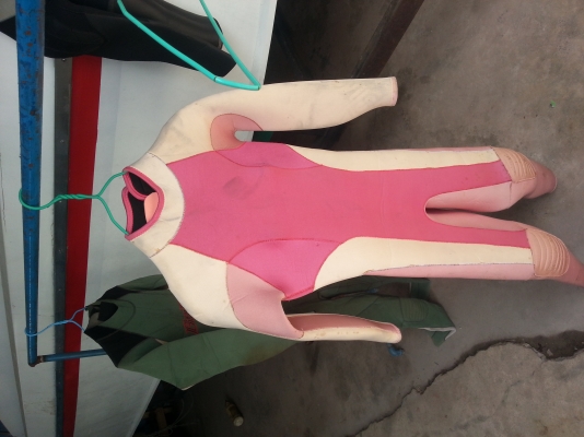 ชุดสุท เล่นเจสสกี ดำน้ำ ฟรีไซด์ ยีดได้มาก สภาพดี มือ2จากญี่ปุ่น