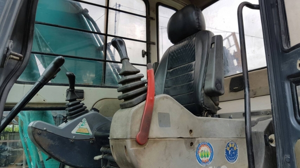ขายด่วนรถแบคโฮKOBELCO-SK120-5มาร์คไฟร์ซูปเปอร์ระบบลายหัวกะแทกรถนอกเพิ่งนำเข้ามายังไม่เคยใช้งานในเมืองไทยเลย