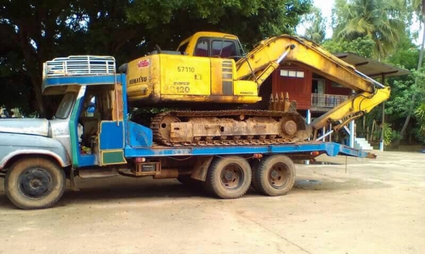 ขาย!!!แบ๊คโครและรถเทนเลอร์ ราคา 900000 โทร 096-4238634