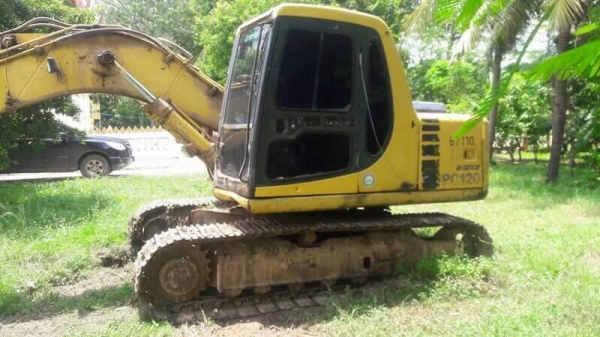 ขาย!!!แบ๊คโครและรถเทนเลอร์ ราคา 900000 โทร 096-4238634