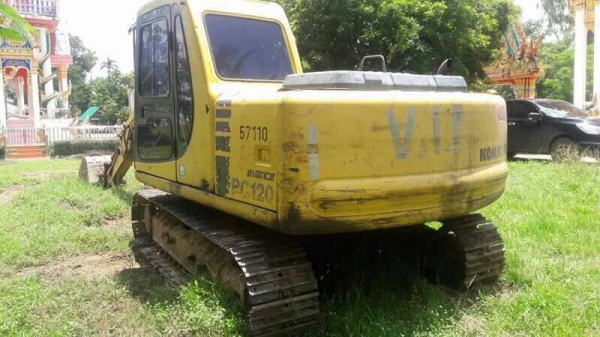 ขาย!!!แบ๊คโครและรถเทนเลอร์ ราคา 900000 โทร 096-4238634