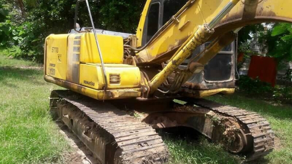 ขาย!!!แบ๊คโครและรถเทนเลอร์ ราคา 900000 โทร 096-4238634