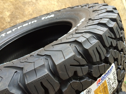ยางใหม่ปี16 BF Goodrich KO2 265 70 r16 ยางใหม่ปี16 BF Goodrich KO2 265 70 r16