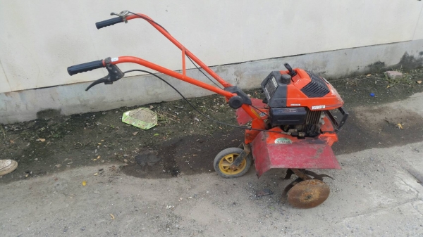 เครื่องพรวนดิน ตีดิน แบบเดินตาม สำหรับปลูกผัก การเกษตร ไม่ต้องใช้จอบครับ พร้อมใช้งาน เก่าญี่ปุ่น